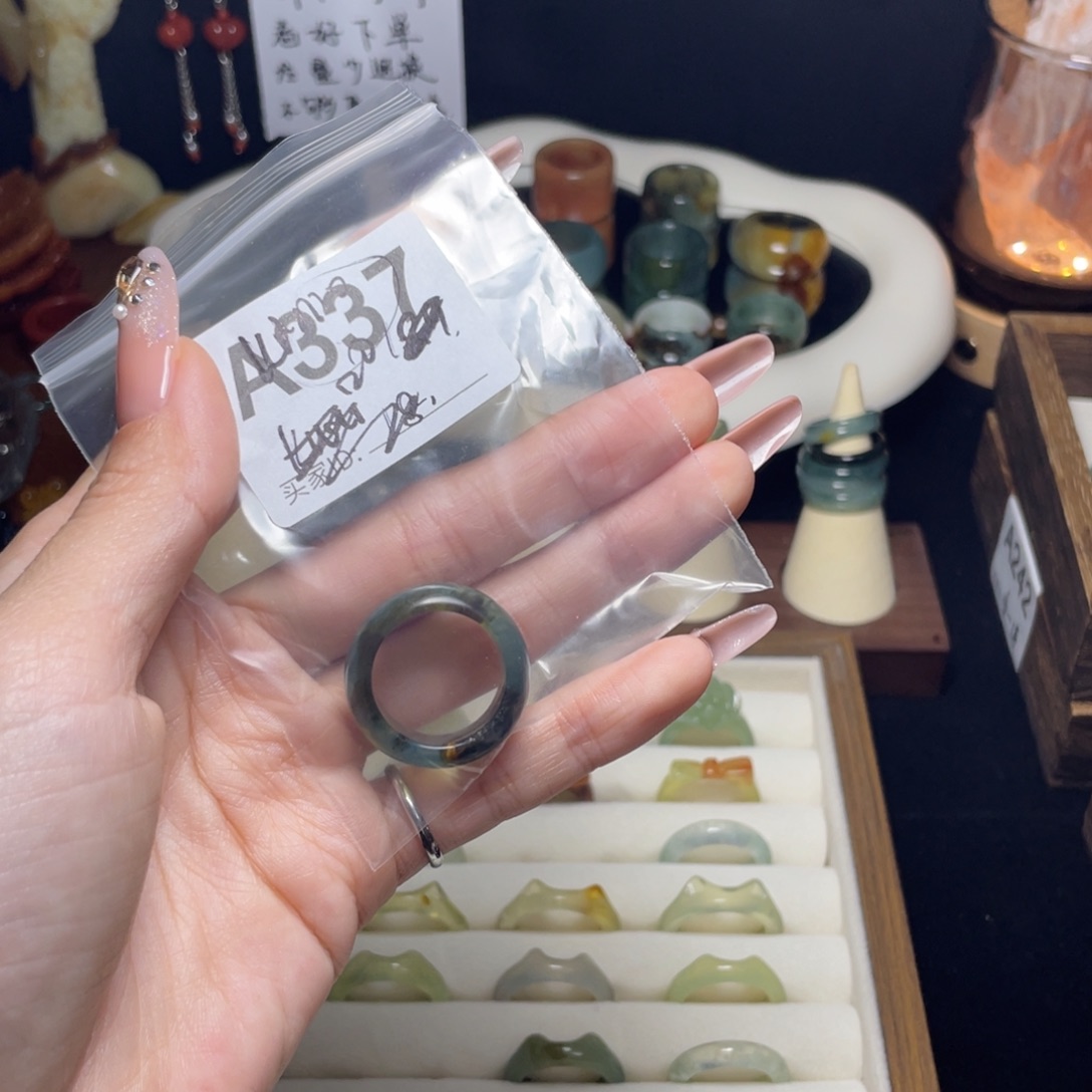 K***o蛇纹石玉未镶嵌戒指