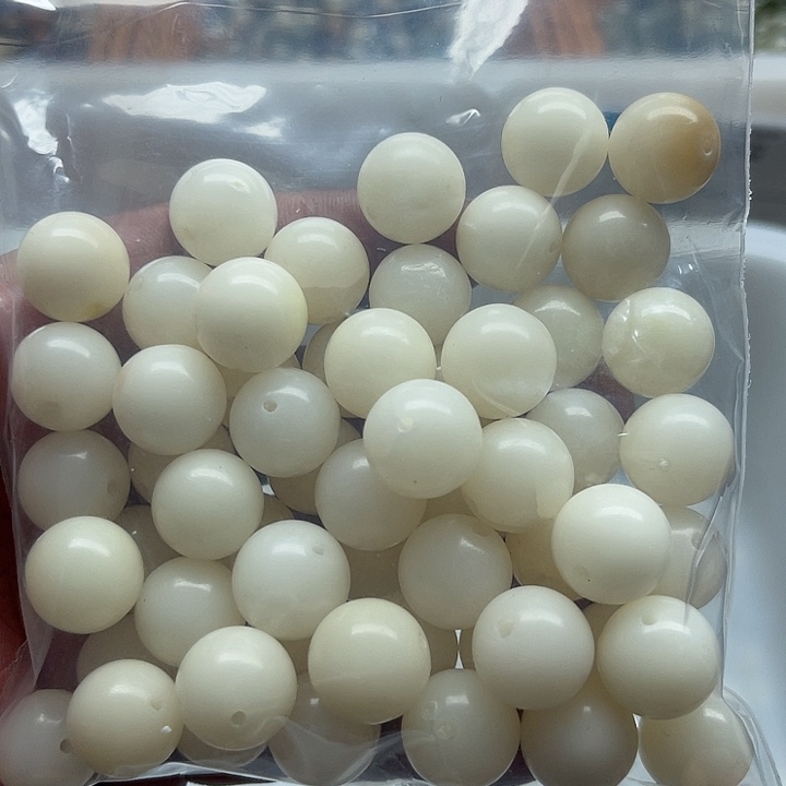白玉菩提吊坠瑕疵14白玉圆珠