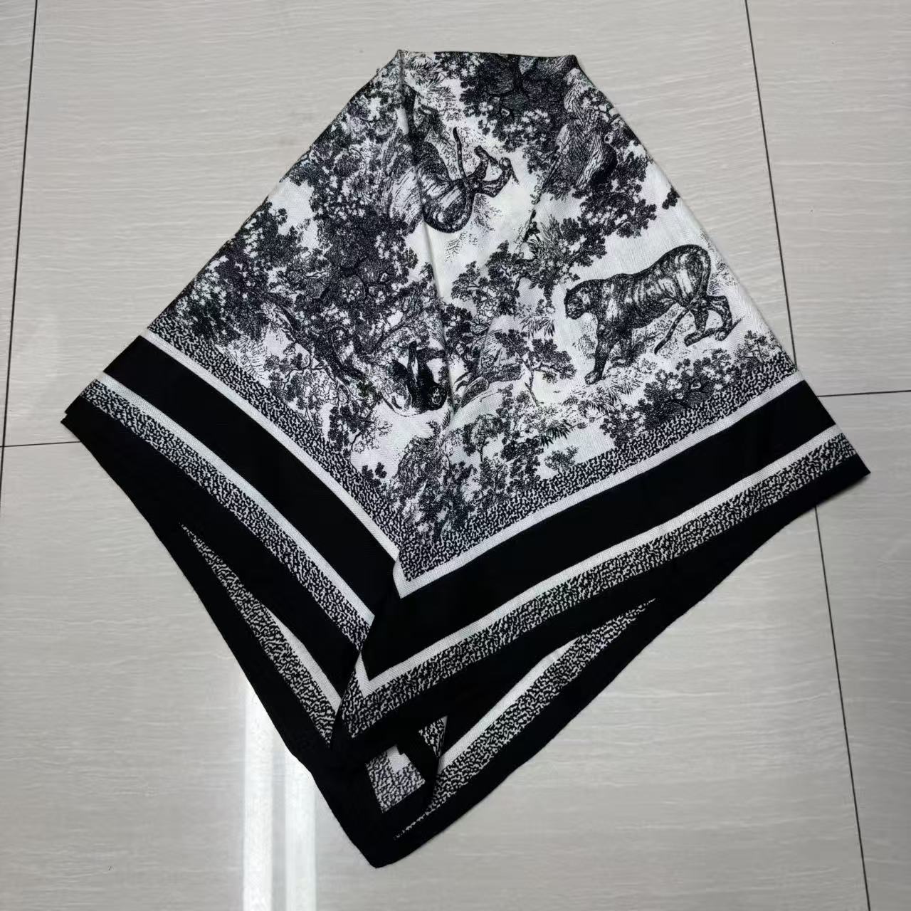 【雅洁服饰】绵羊毛百搭领巾欧美风双色大方女气质休闲风