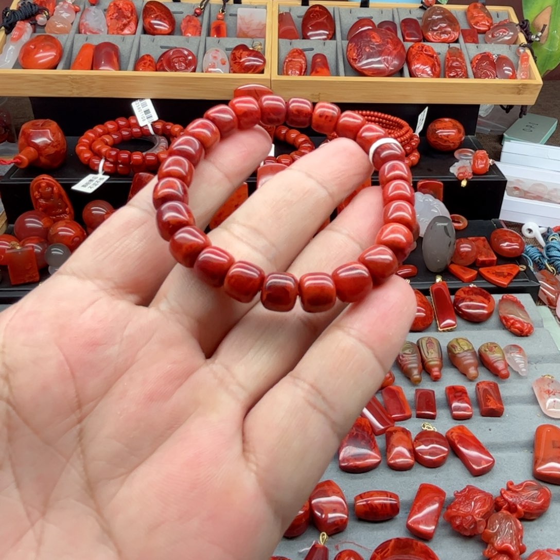 南红玛瑙手串未镶嵌