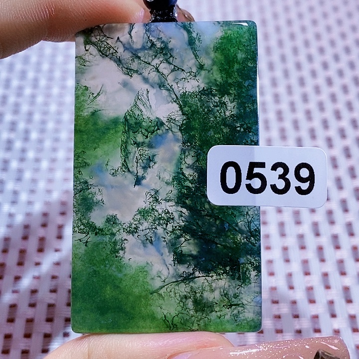 玛瑙/玉髓颈饰合金为**狂