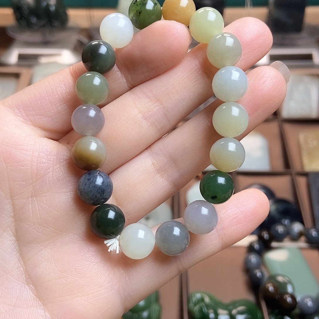 和田玉（糖玉）颈饰未镶嵌