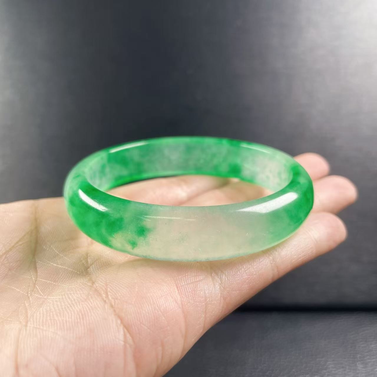 绿飘花常规精美百搭雕刻奇石