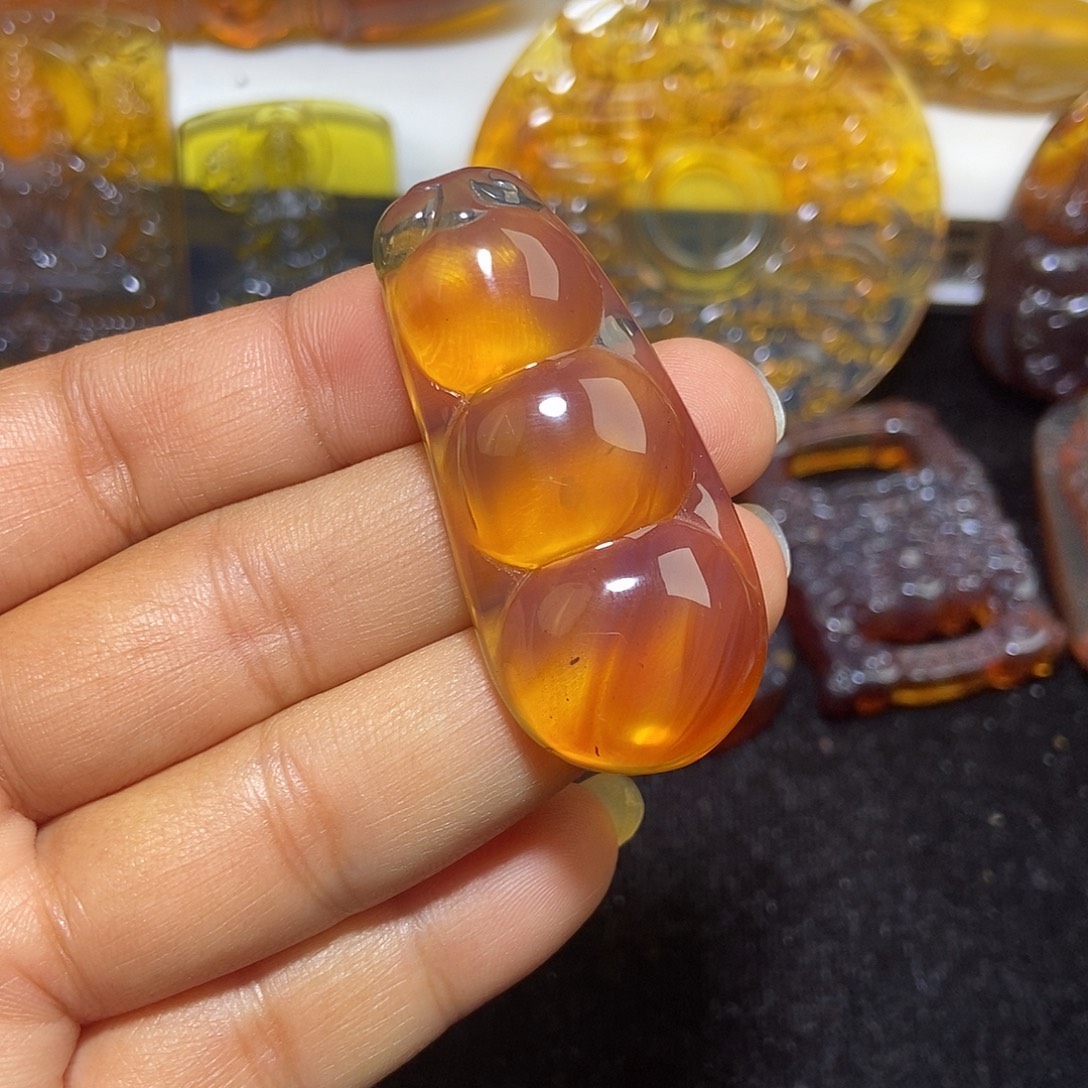 琥珀未镶嵌颈饰缅甸天然琥珀吊坠