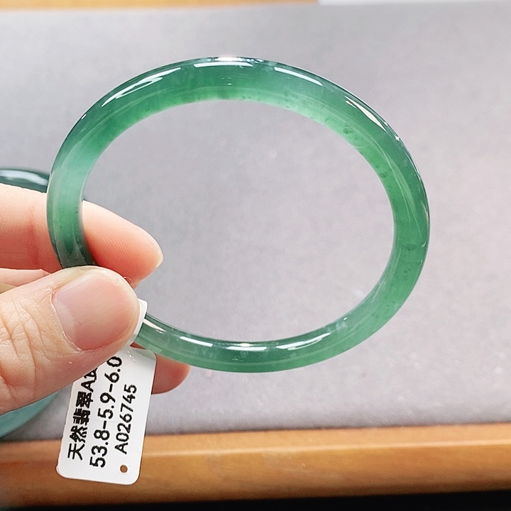 【闪购商品】翡翠手镯（圆镯）未镶嵌
