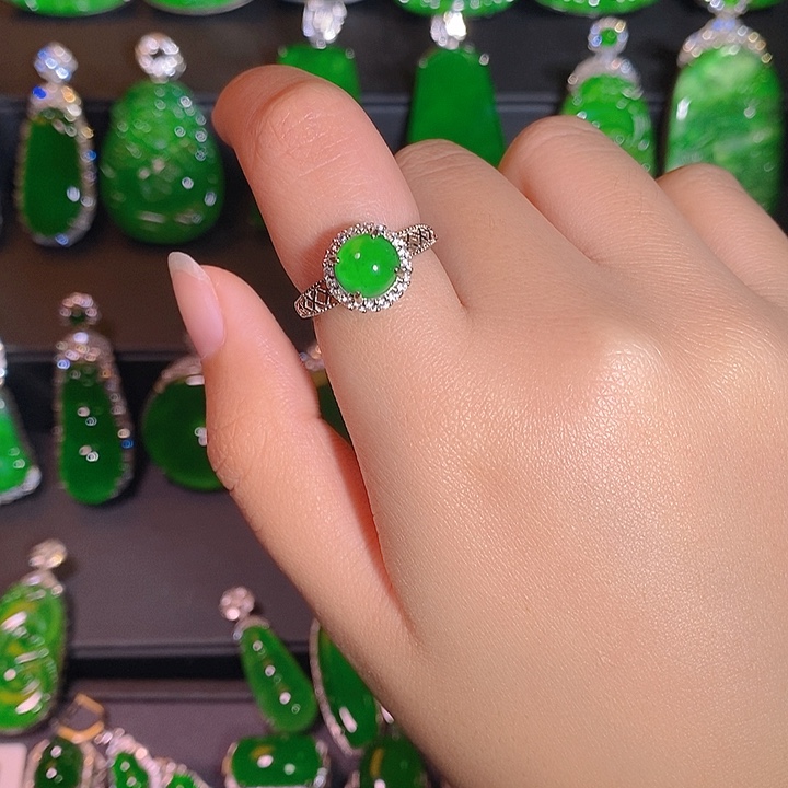 翡翠未镶嵌戒指uu