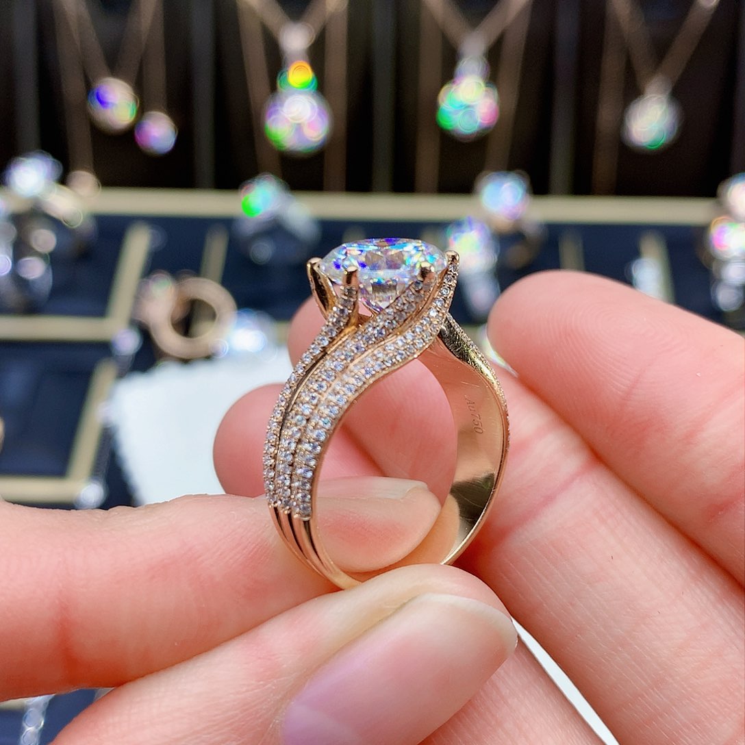 合成碳硅石（莫桑石）戒指/指环18K金镶嵌