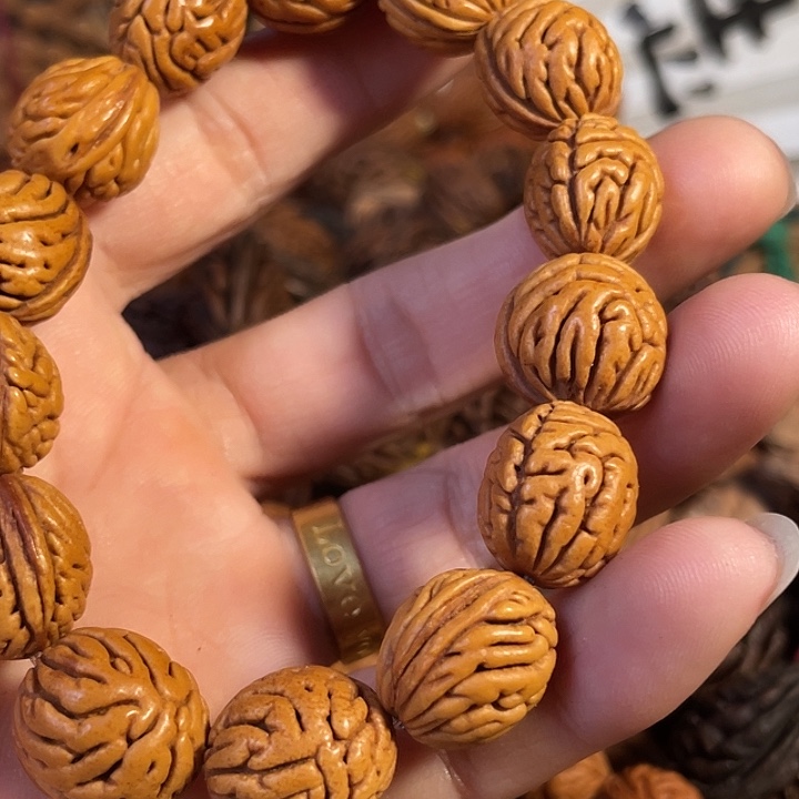 晶***宝吊坠桃核碧桃核大肠纹手串