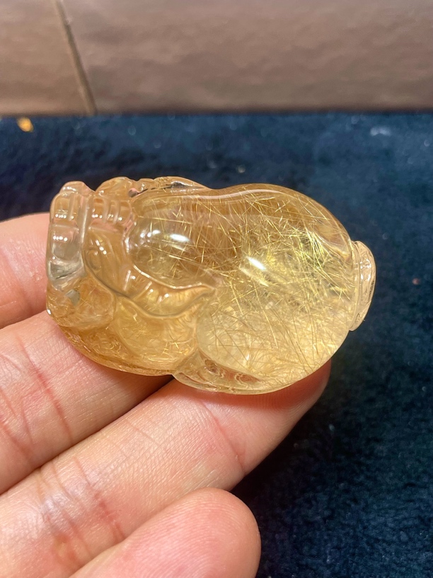 天然金发晶貔貅长度4.3cm精美