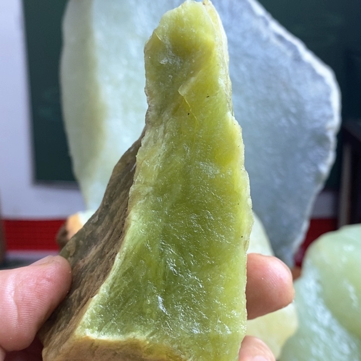 蛇纹石玉珠宝岫玉原石未镶嵌