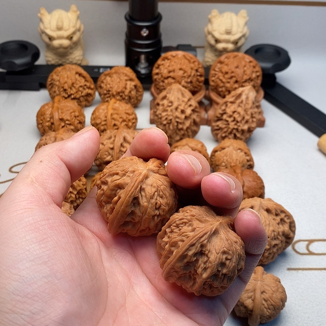 叽***呢文玩核桃把件磨盘狮子