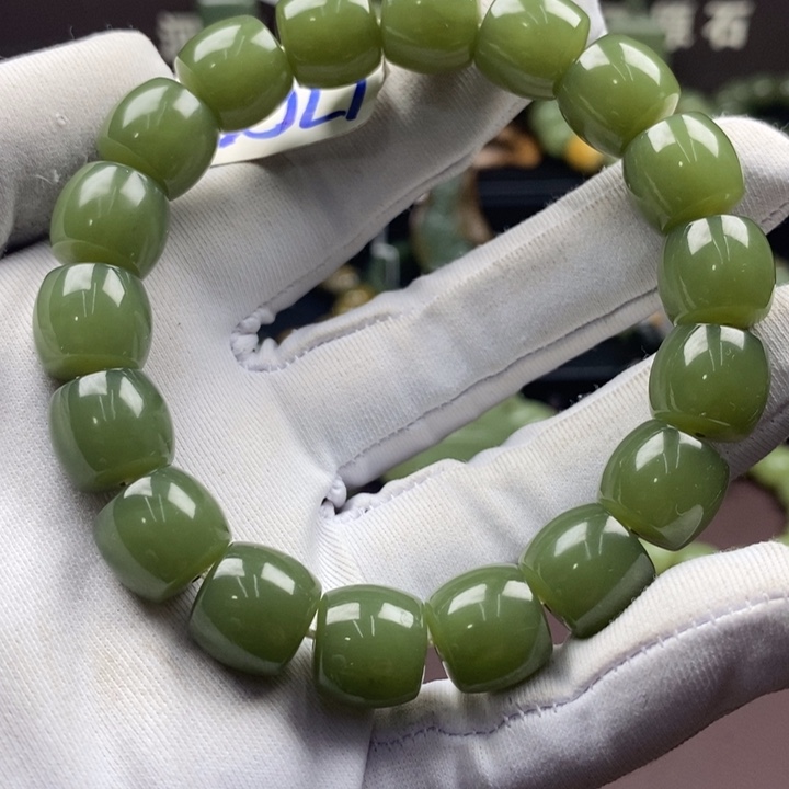 岫岩老玉（透闪石质玉）未镶嵌颈饰