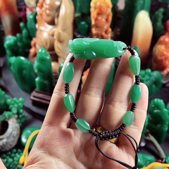 四川石选****力雅安绿名贵石材