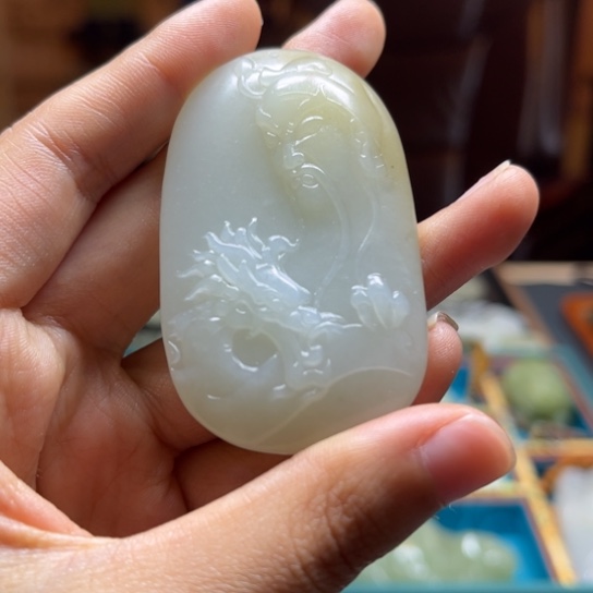 和田玉未镶嵌颈饰