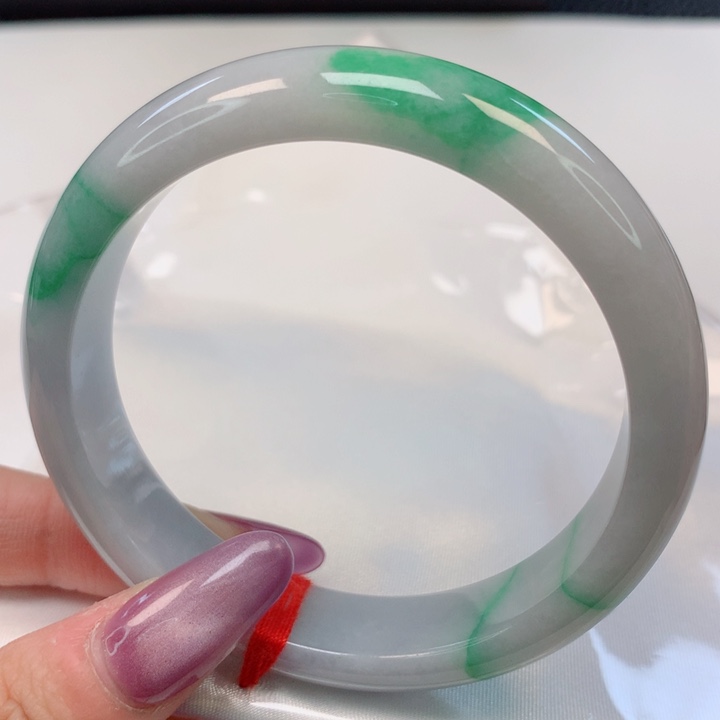 翡翠手镯未镶嵌59圈