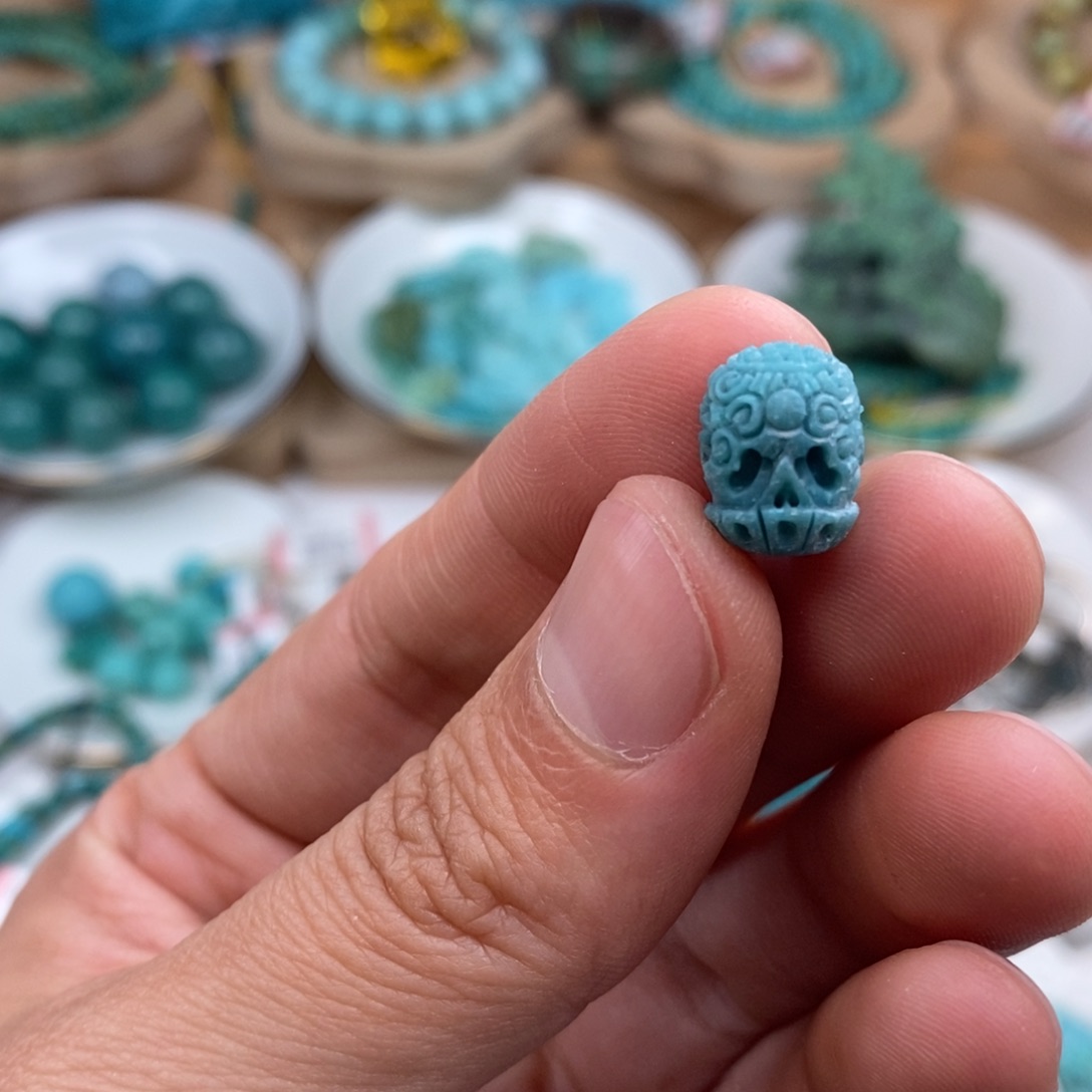 亮***亮绿松石未镶嵌珠宝奇石