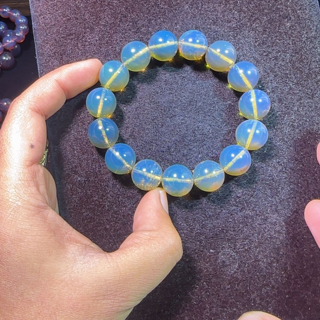 琥珀未镶嵌裸石琥珀