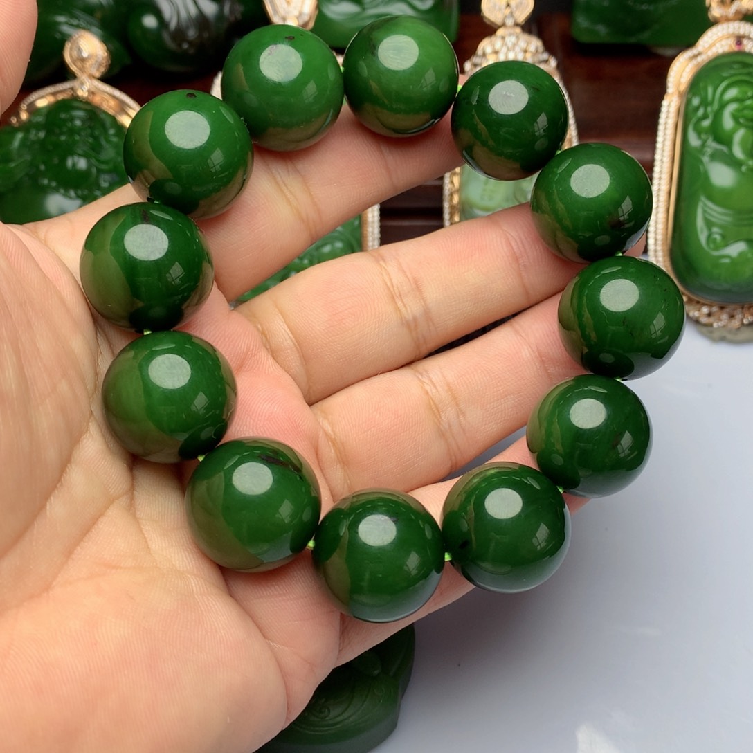 颈饰未镶嵌和田玉宝*