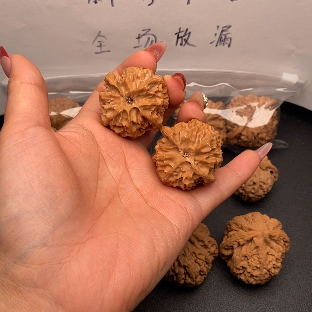 文玩核桃把件苹果园