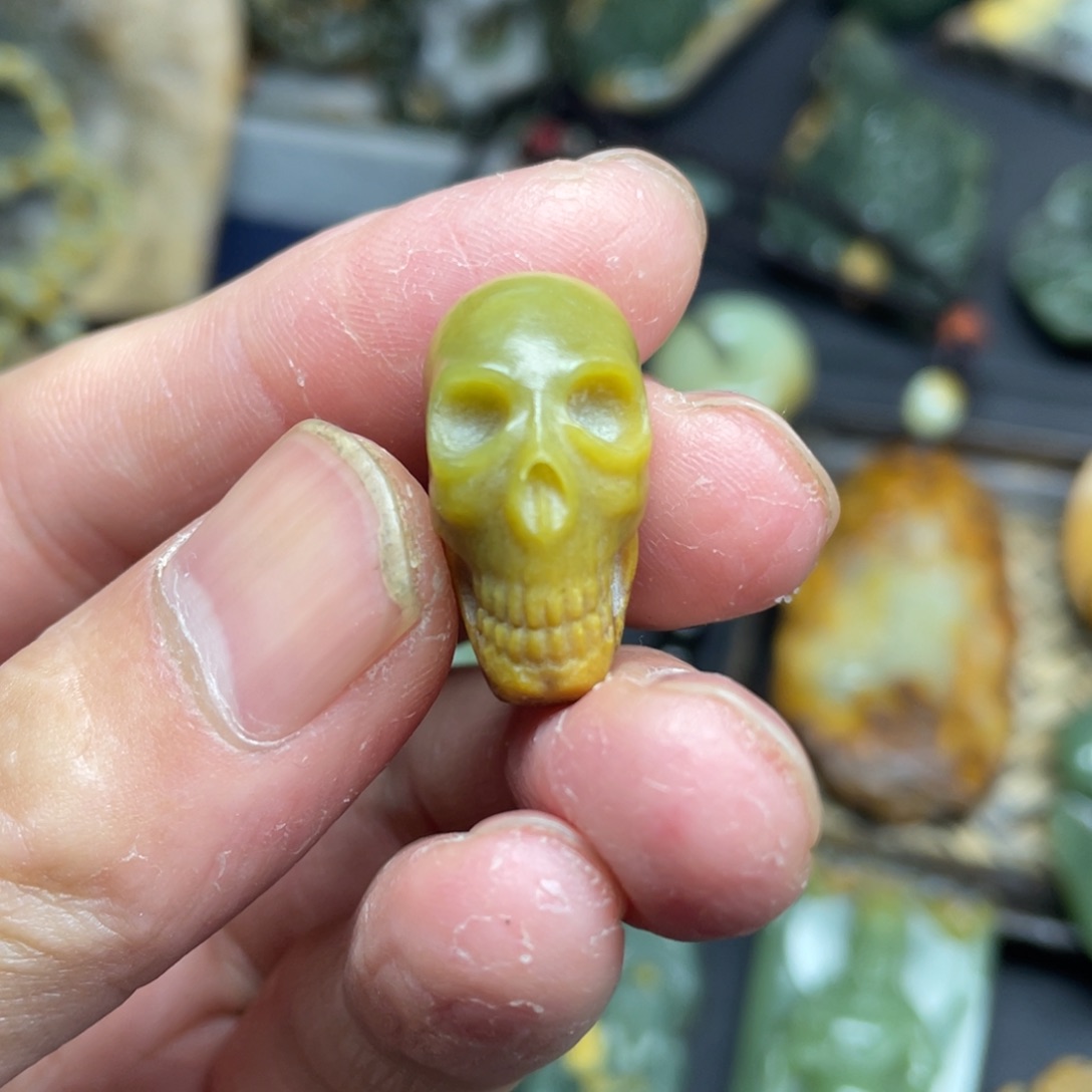 岫岩河磨玉（透闪石质玉）手链未镶嵌