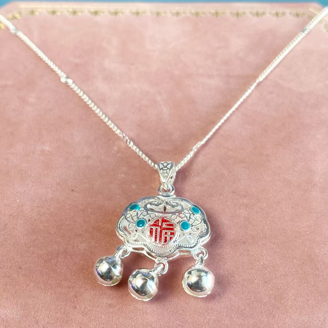 货号3017 珐琅彩祥云锁银项链 无礼盒