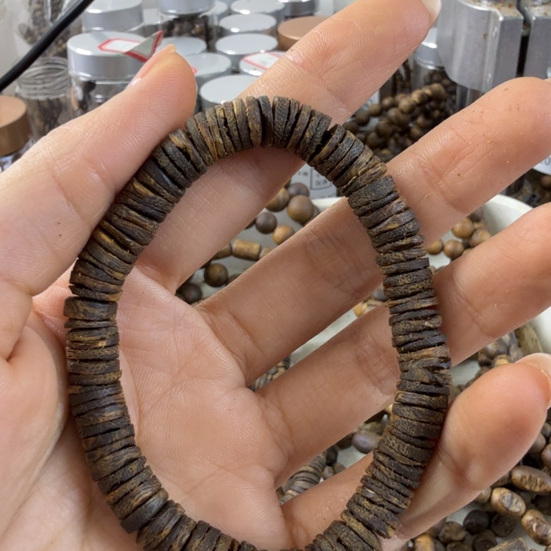 沉香沉香碎屑一***里奇楠沉香药片珠卡0.8单圈8.8克