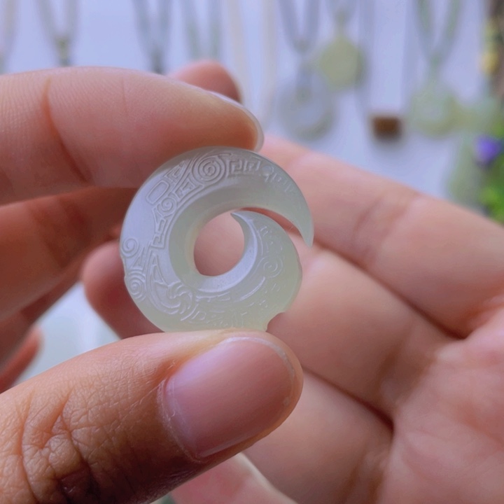 和田玉颈饰未镶嵌