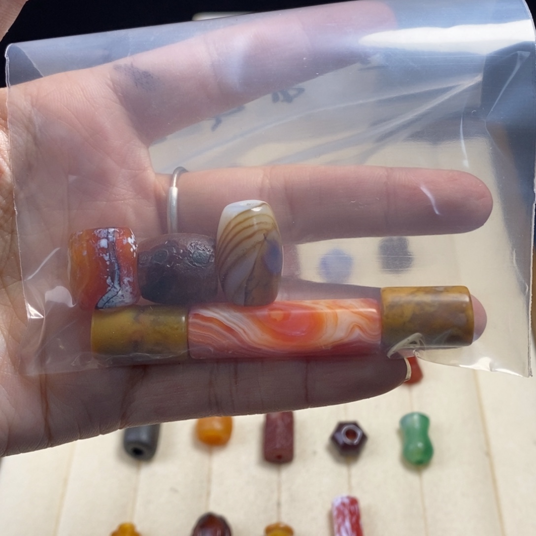 王***呀玛瑙/玉髓未镶嵌颈饰