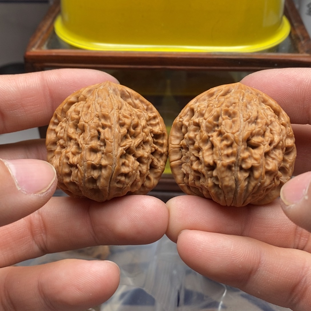 核桃把件四零水龙纹