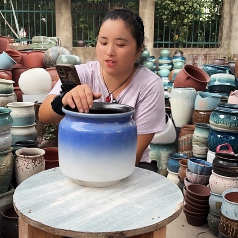 口21高22瑕疵一个盆子。 