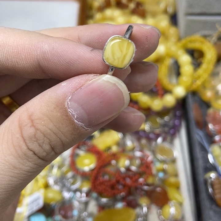 银S925镶嵌蜜蜡裸石戒指