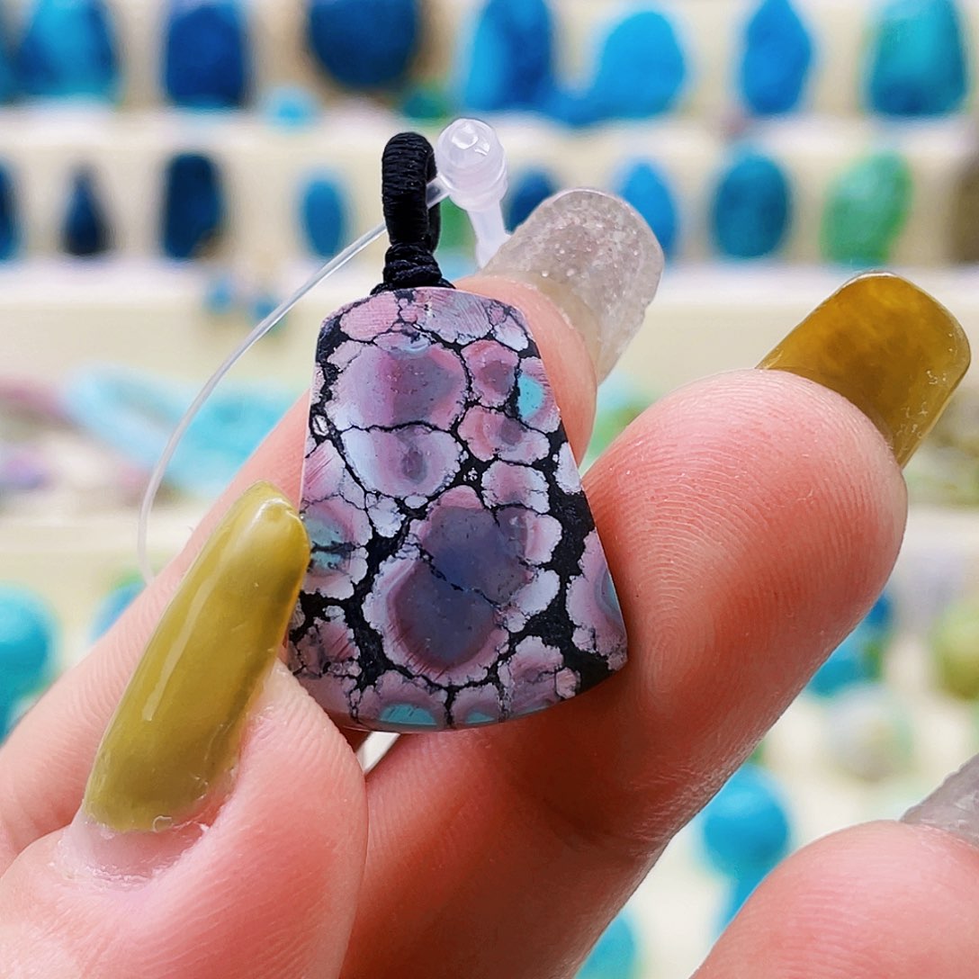 绿松石颈饰未镶嵌