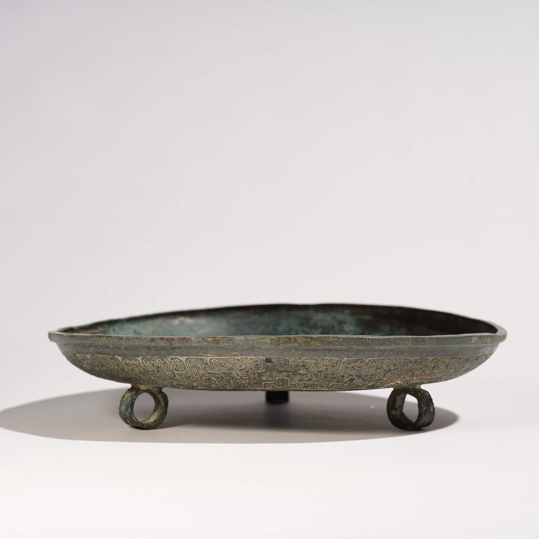 8 明早期  铜钟鼎纹盘