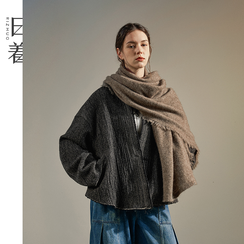 日着侠一匹风无领羊毛大衣2025秋季新款女装人字纹外套RD8206D3