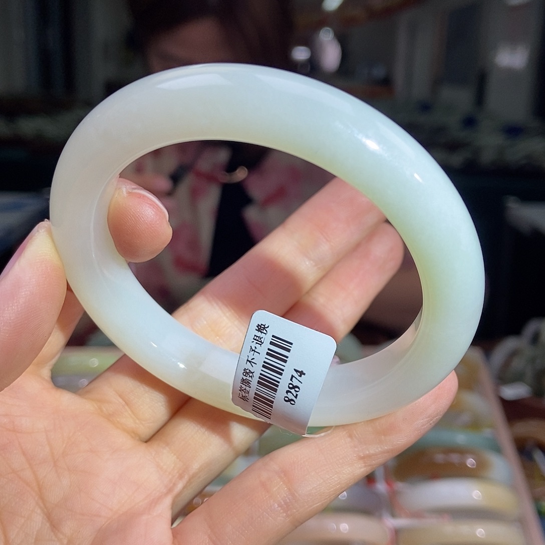 和田玉手镯未镶嵌57