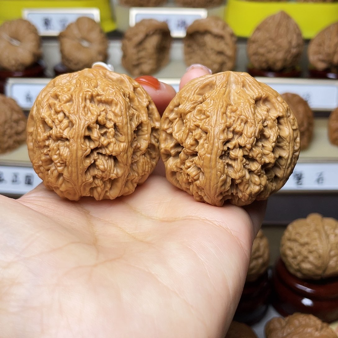 把件文玩核桃沧***笑大粗筋44左右