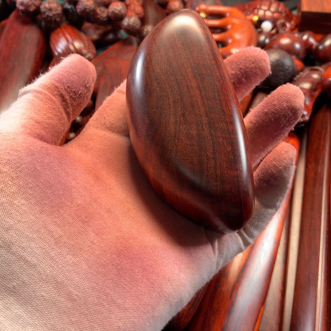 檀香紫檀（小叶紫檀）?**通