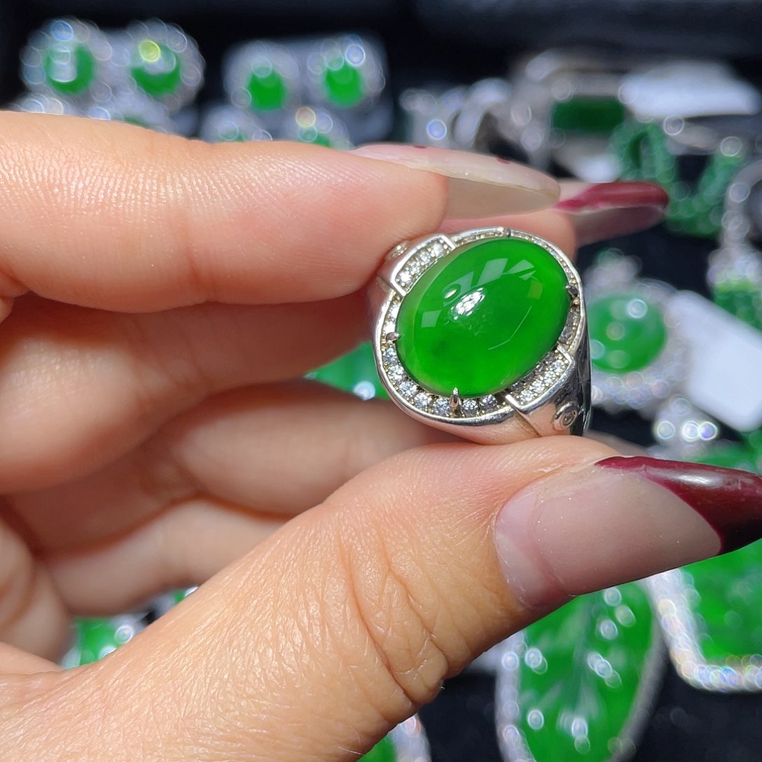 翡翠颈饰银S925镶嵌翡翠