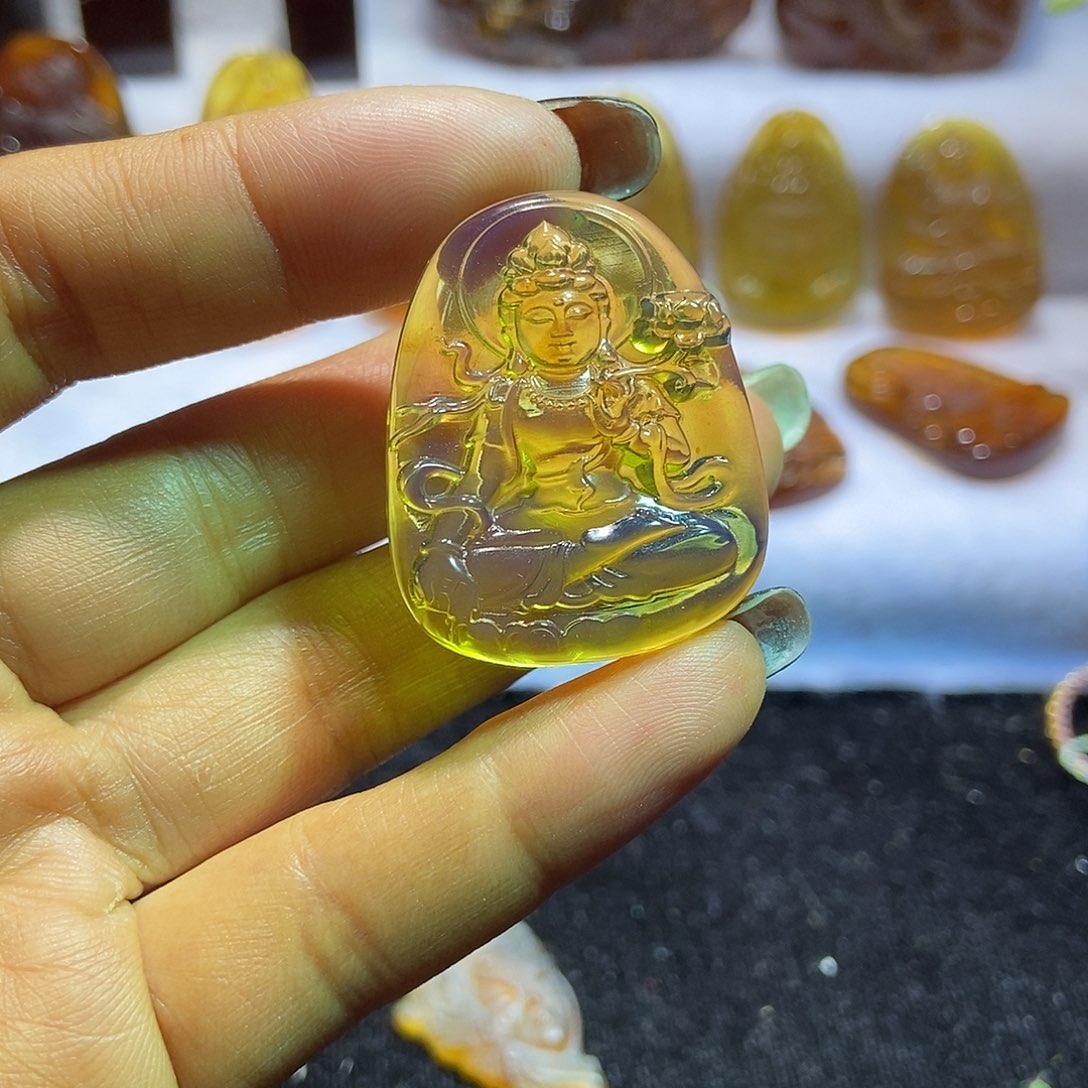 琥珀颈饰未镶嵌普贤菩萨