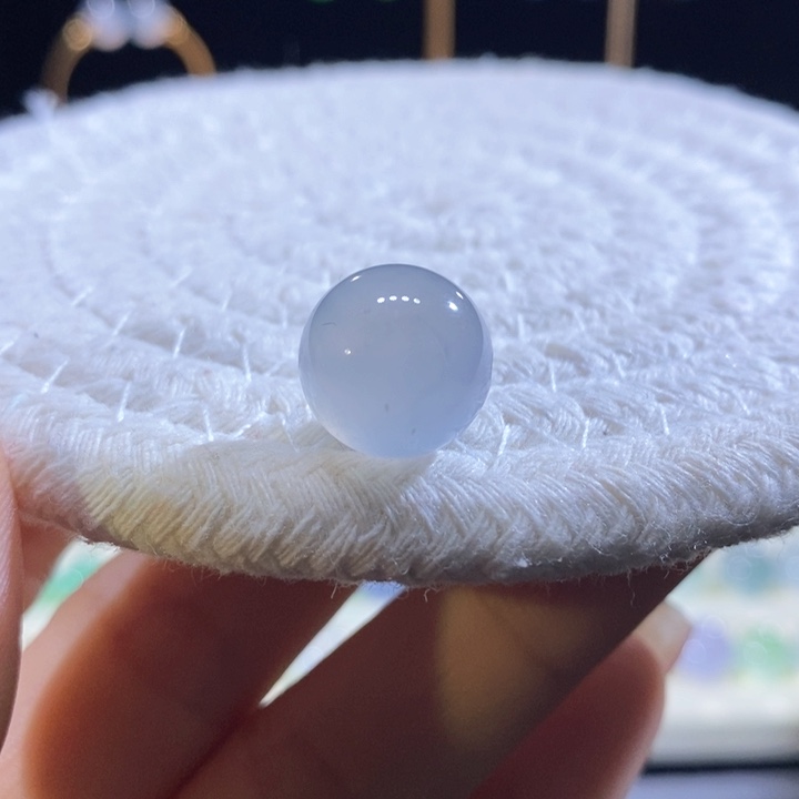 翡翠未镶嵌吊坠(不含链)翡翠梦幻天空蓝圆珠