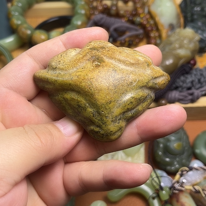 岫岩河磨玉（透闪石质玉）未镶嵌颈饰