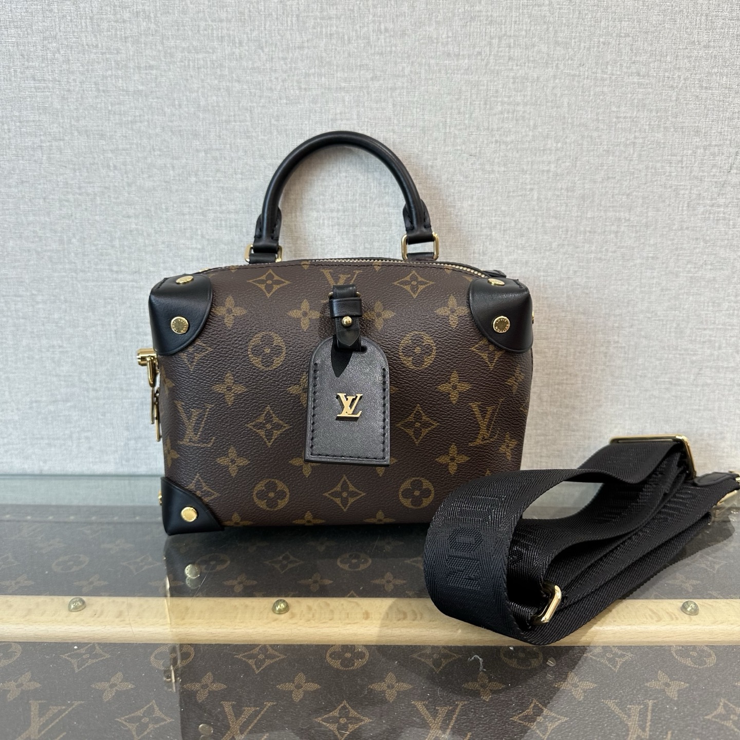 95新 LV 黑色八角经典老花盒子单肩斜挎包 07521