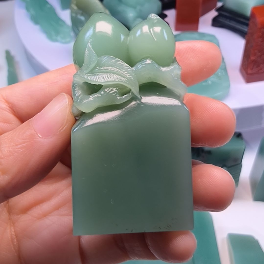 寿山石印石梅子青印章