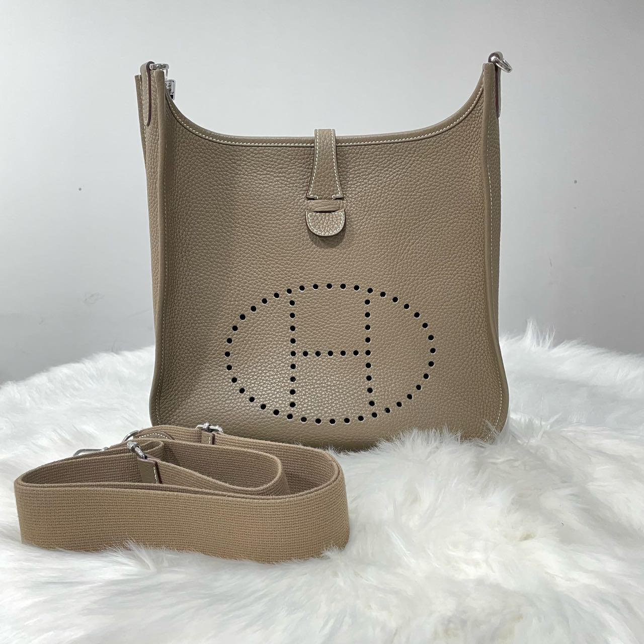 99新 Hermes/爱马仕 evelyne大象灰29U刻 US59162