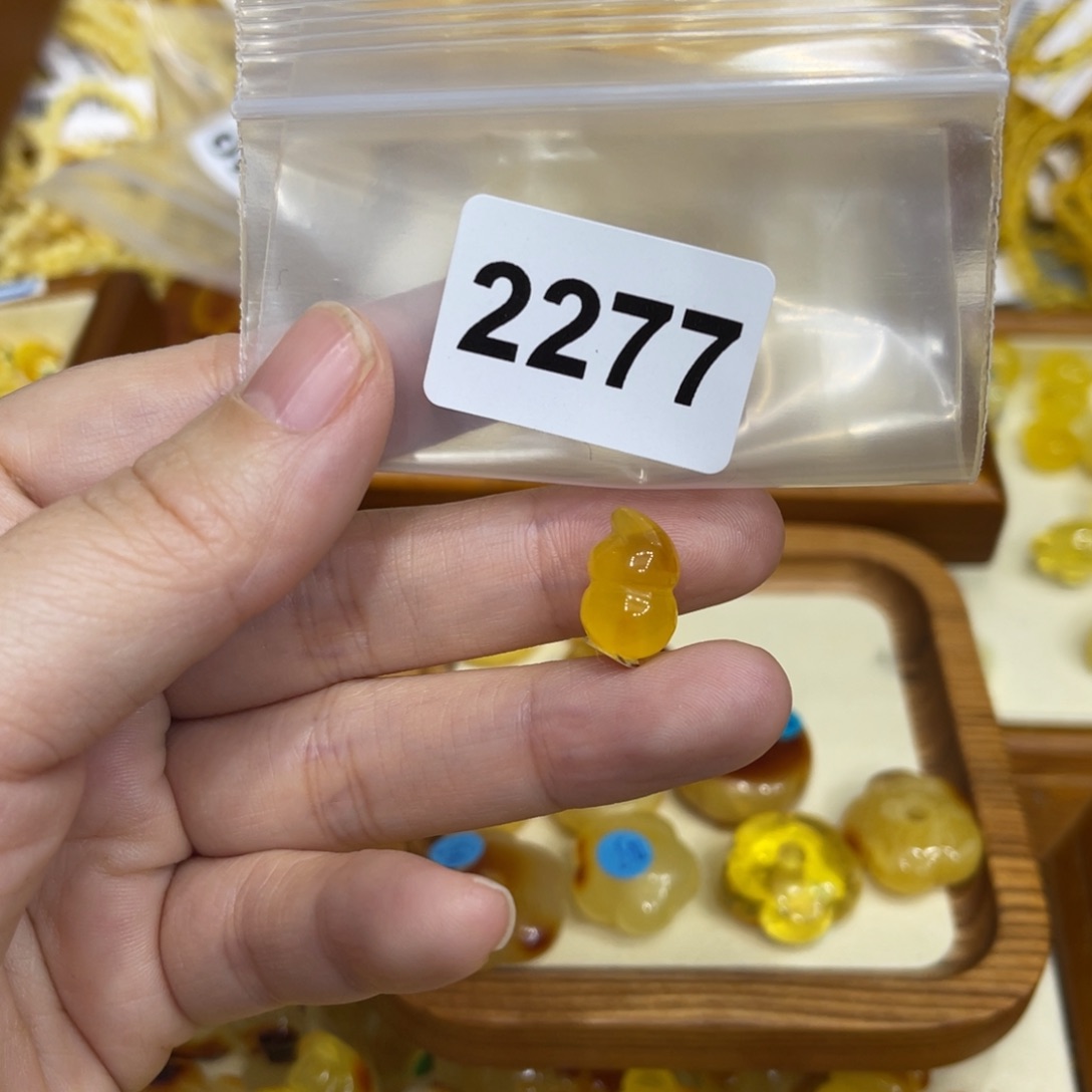 琥珀珠宝奇石未镶嵌