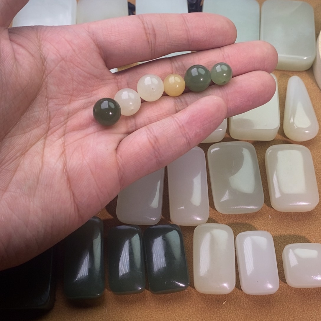 和田玉颈饰未镶嵌和田玉珠子拍一发一