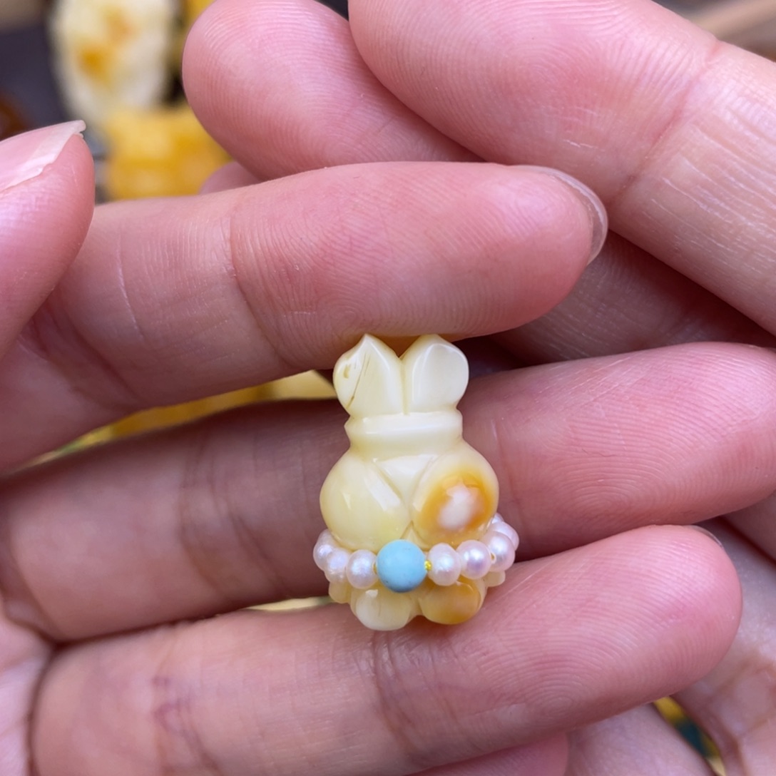 未镶嵌琥珀裸石蜜蜡