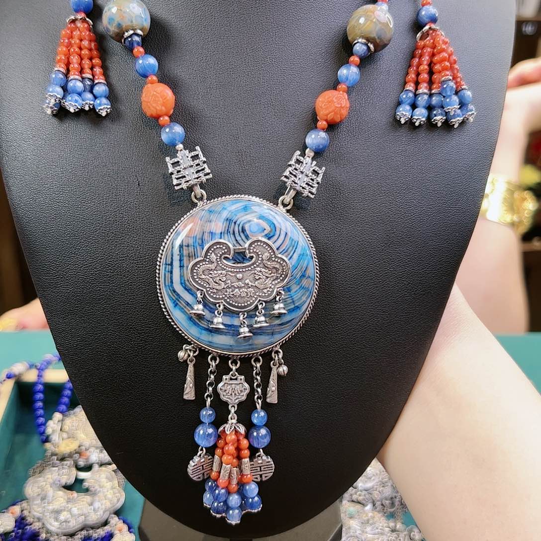 玛瑙/玉髓颈饰未镶嵌，