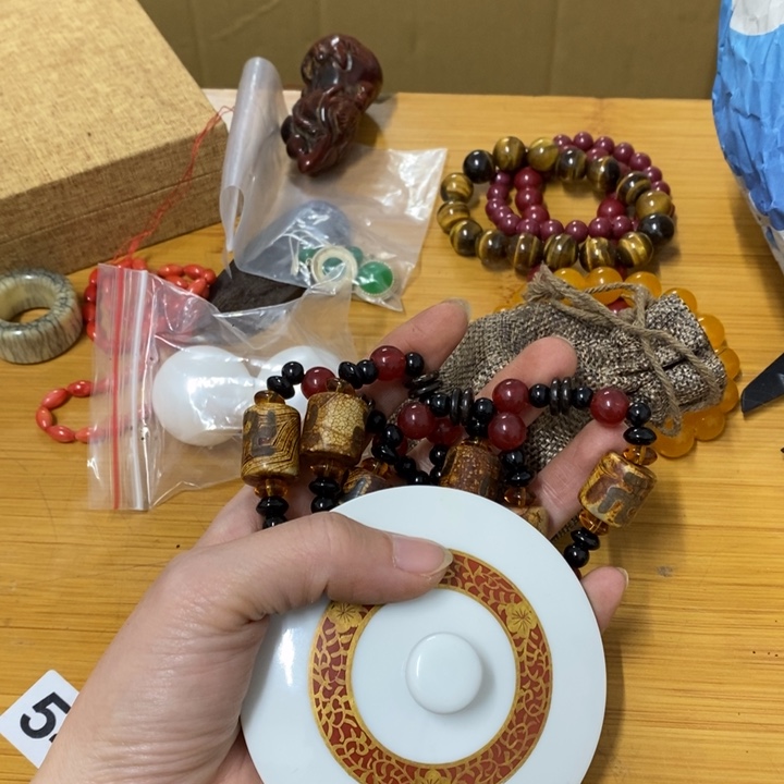 瓷片哈中古工艺品一件