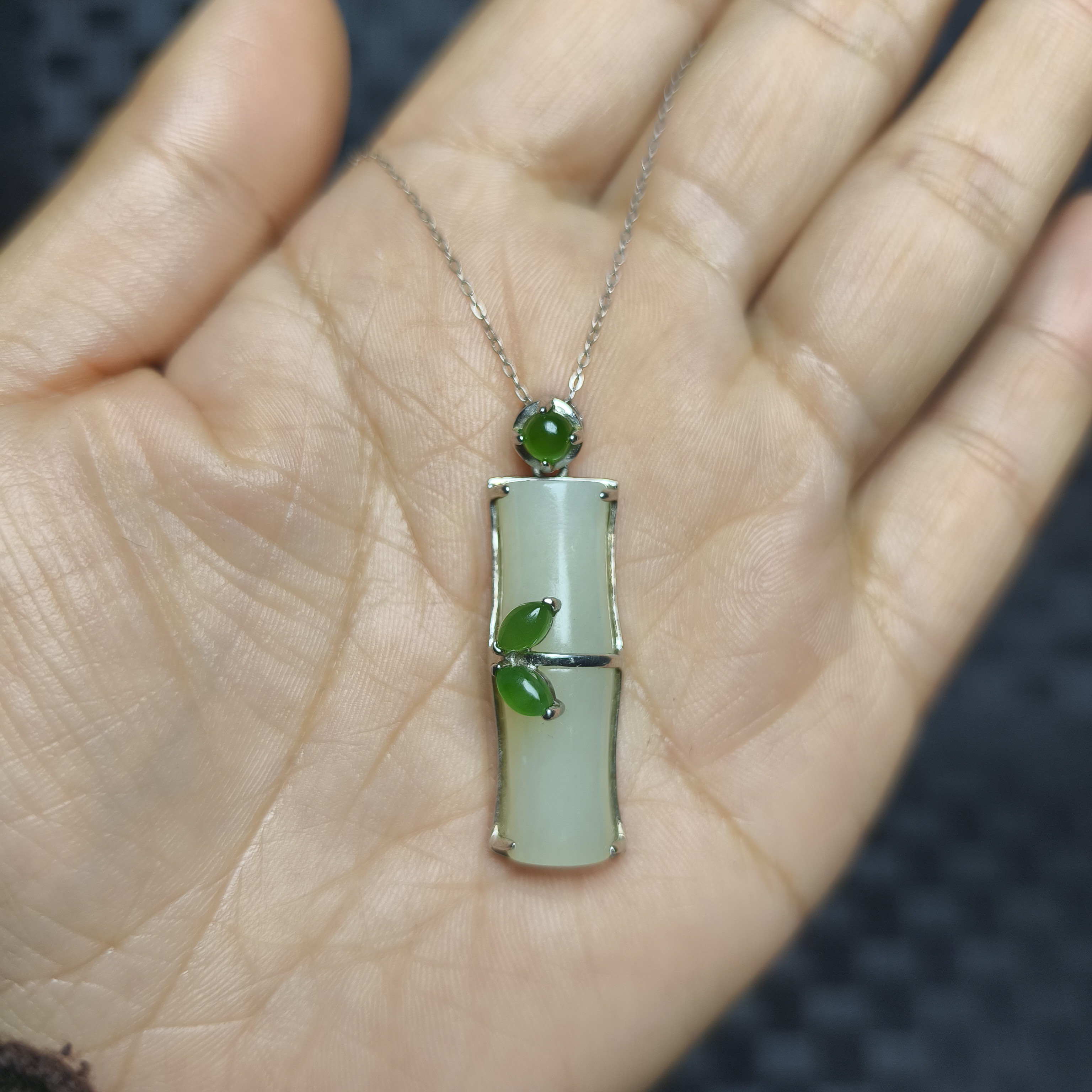 925银镶嵌和田玉节节高吊坠